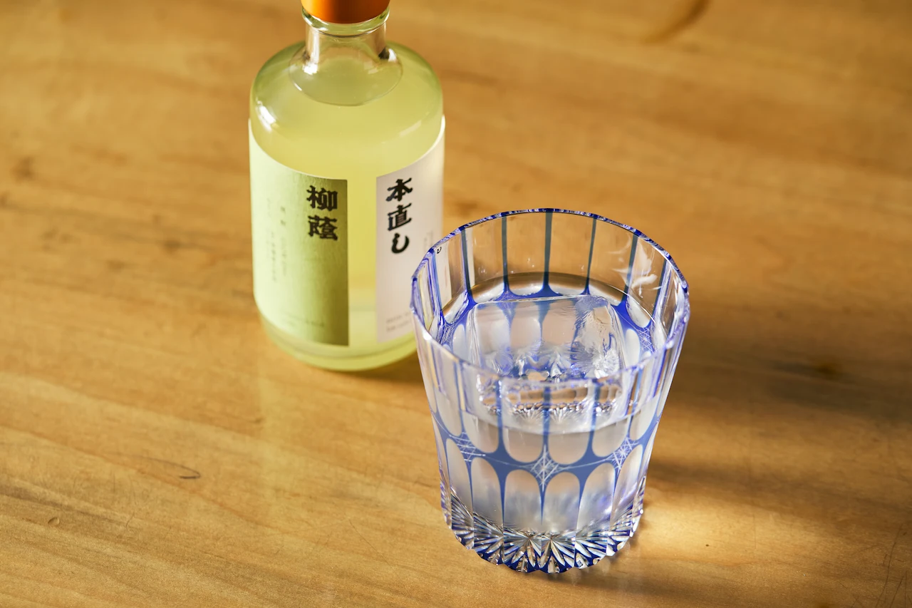 白浜蒸留所OEM製品「柳蔭／本直し (yanagikage × GLOW EP05)」製品画像